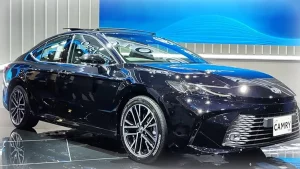 Toyota Camry 2025: Desain Lebih Elegan, Fitur Mewah, dan Performa Hybrid Hemat BBM
